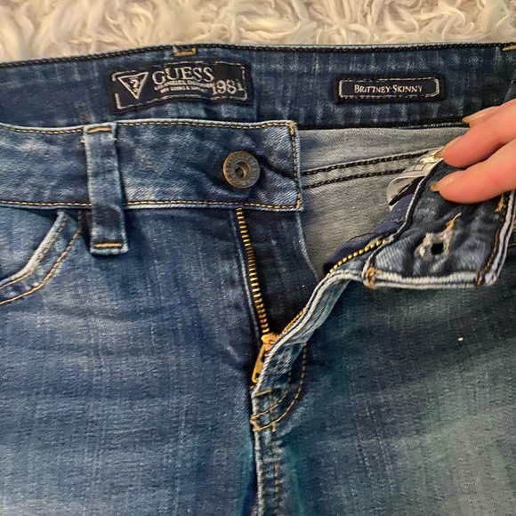 Guess Britney Low Rise Skinny Jeans - Picture 2 of 4